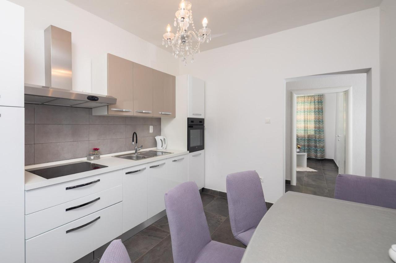 Sky Way Apartments Дуги-Рат Экстерьер фото