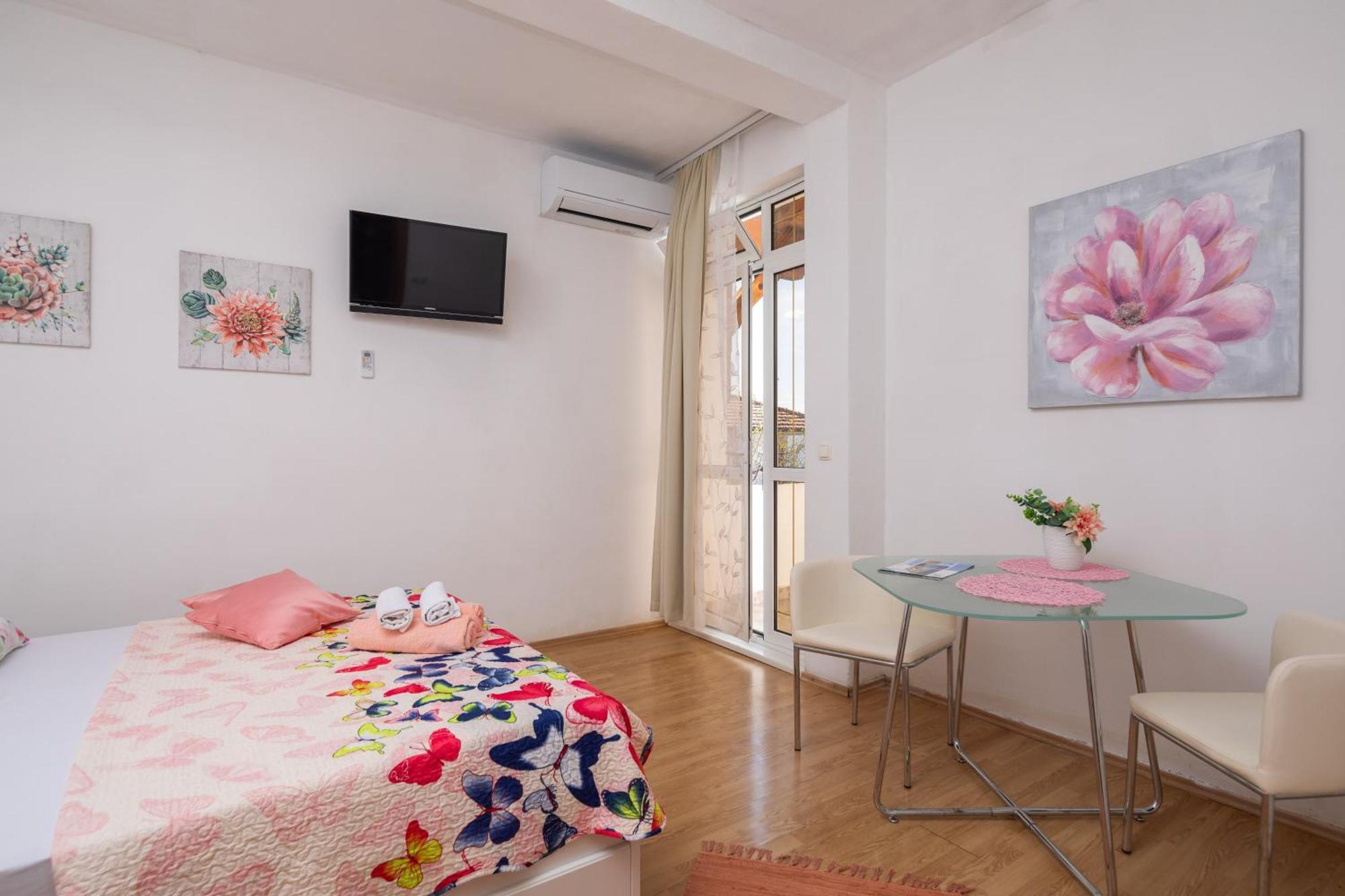 Sky Way Apartments Дуги-Рат Экстерьер фото